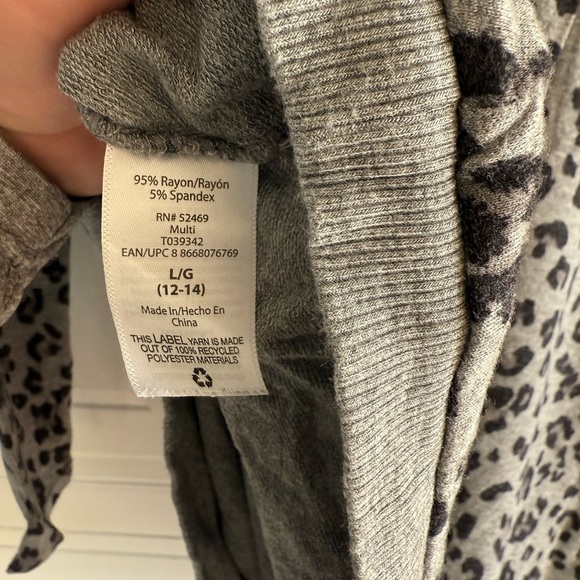 Leopard print grey and black maternity nursing long sleeve shirt Large - Picture 5 of 7